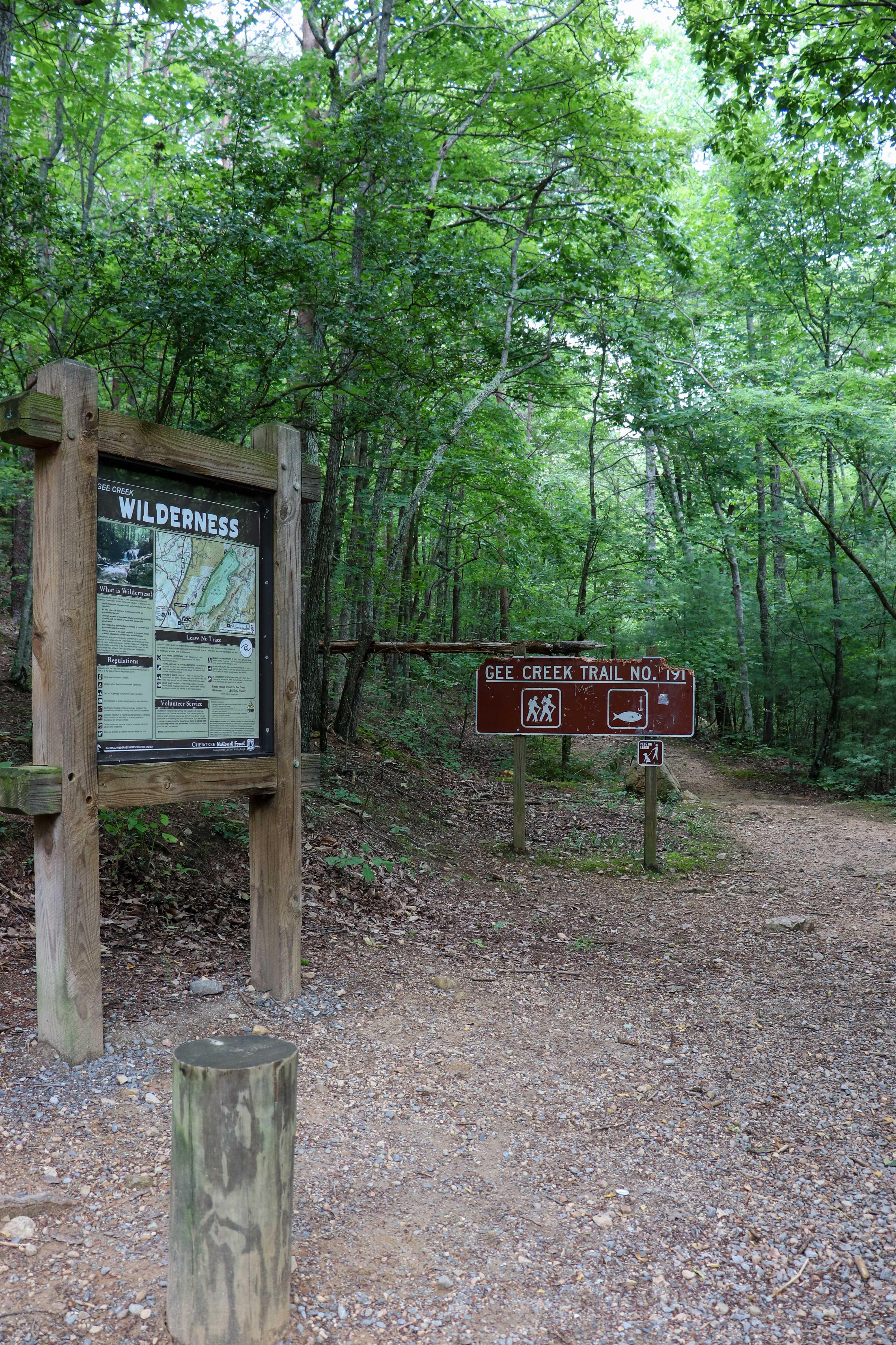 Gee Creek Trailhead sign