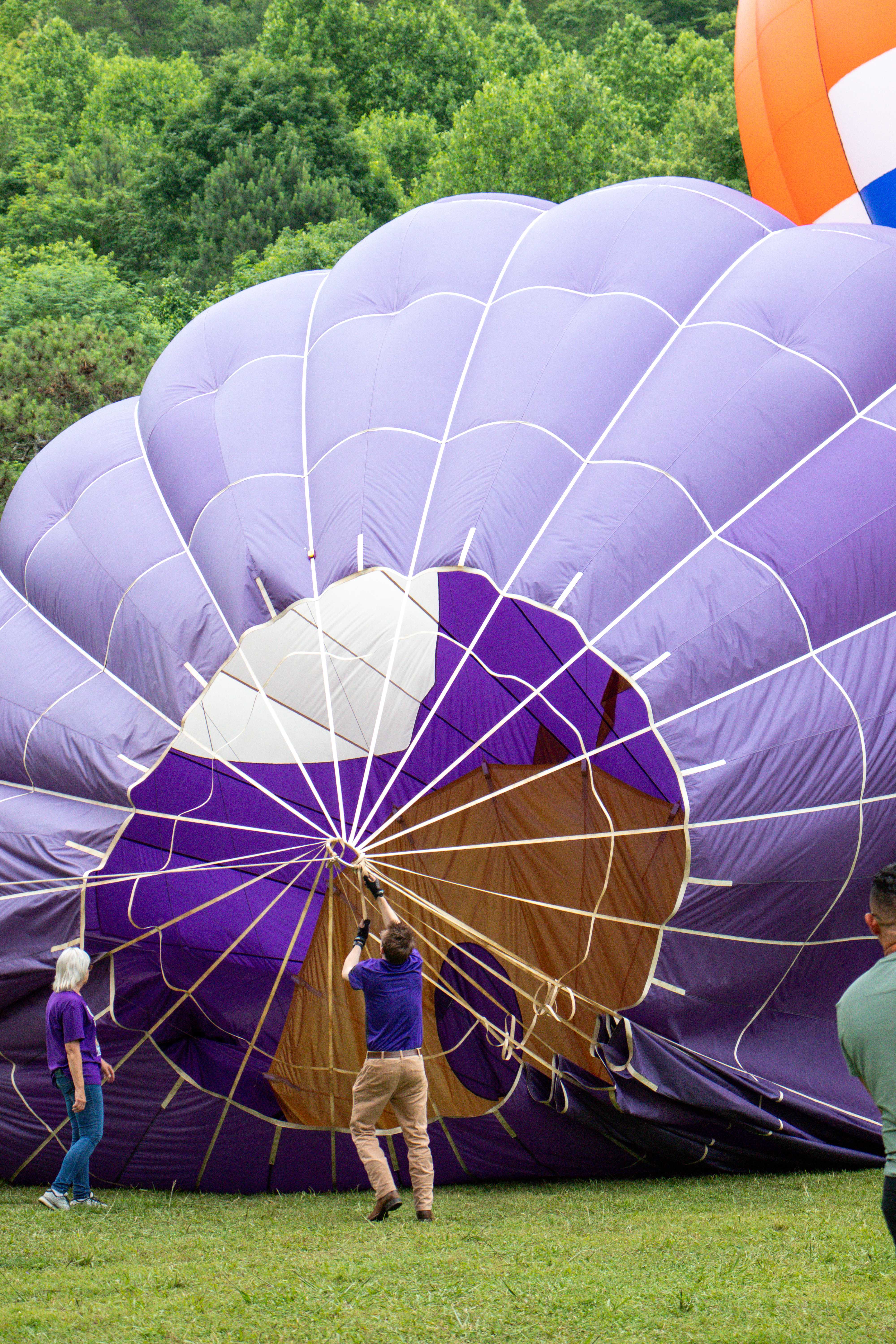 hot air balloon coming down